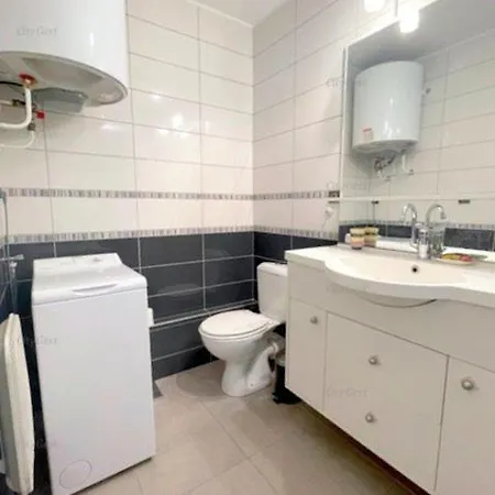 Appartement 4pa109 F2 Avec Piscine Parking Et Cours De Tennis Collioure