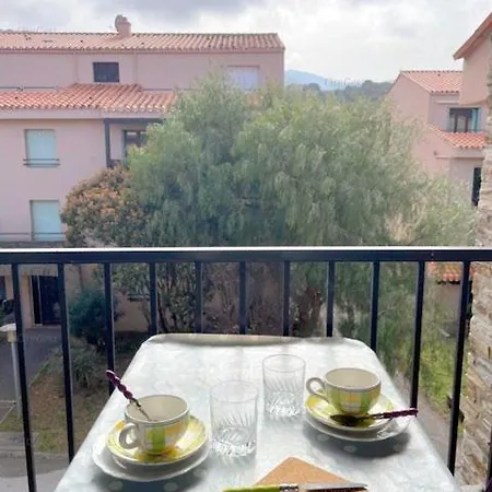 4pa109 F2 Avec Piscine Parking Et Cours De Tennis