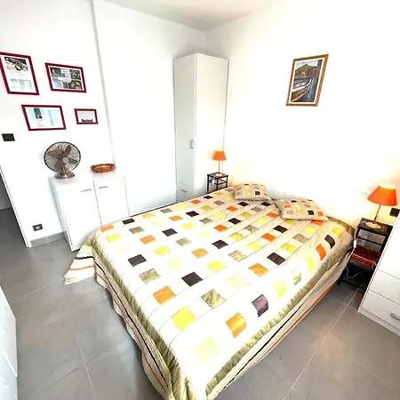 4pa109 F2 Avec Piscine Parking Et Cours De Tennis *