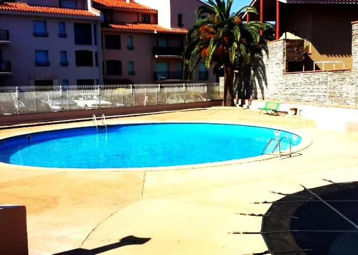 Διαμέρισμα 4pa109 F2 Avec Piscine Parking Et Cours De Tennis